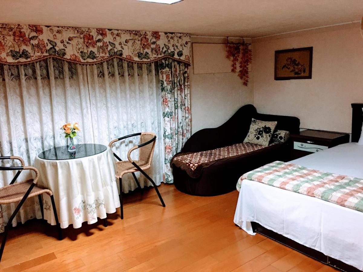 Chulu Wenxin Xiao Zhan Homestay Exterior foto